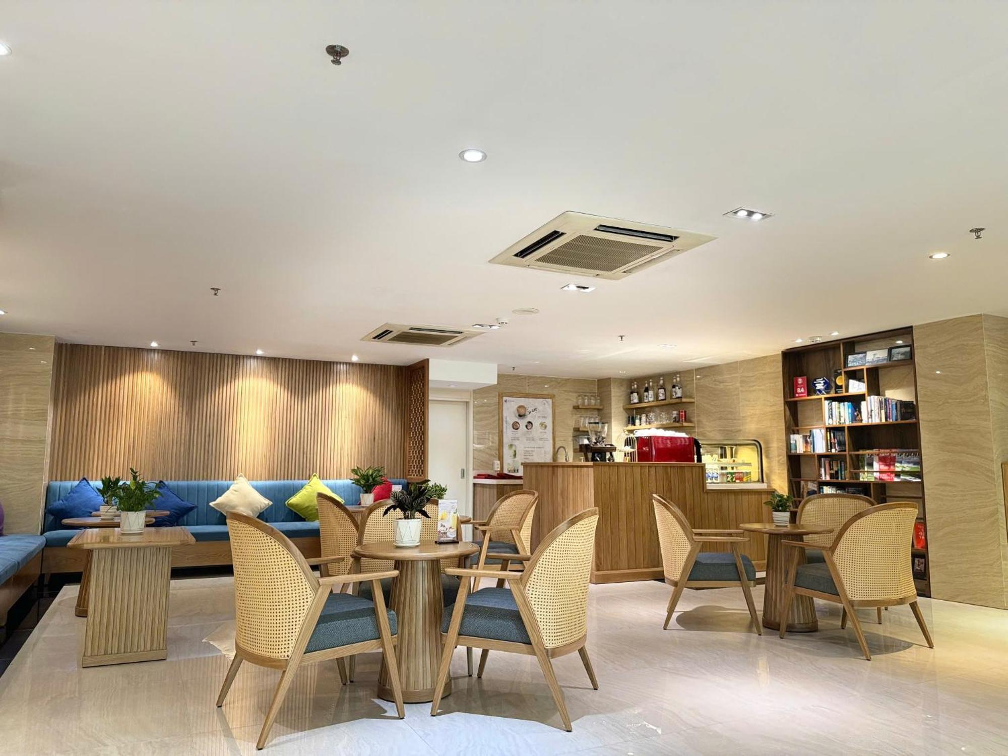 Ramada Encore By Wyndham Saigon D1 - Formerly M Boutique Hotel Saigon Хошимін Екстер'єр фото