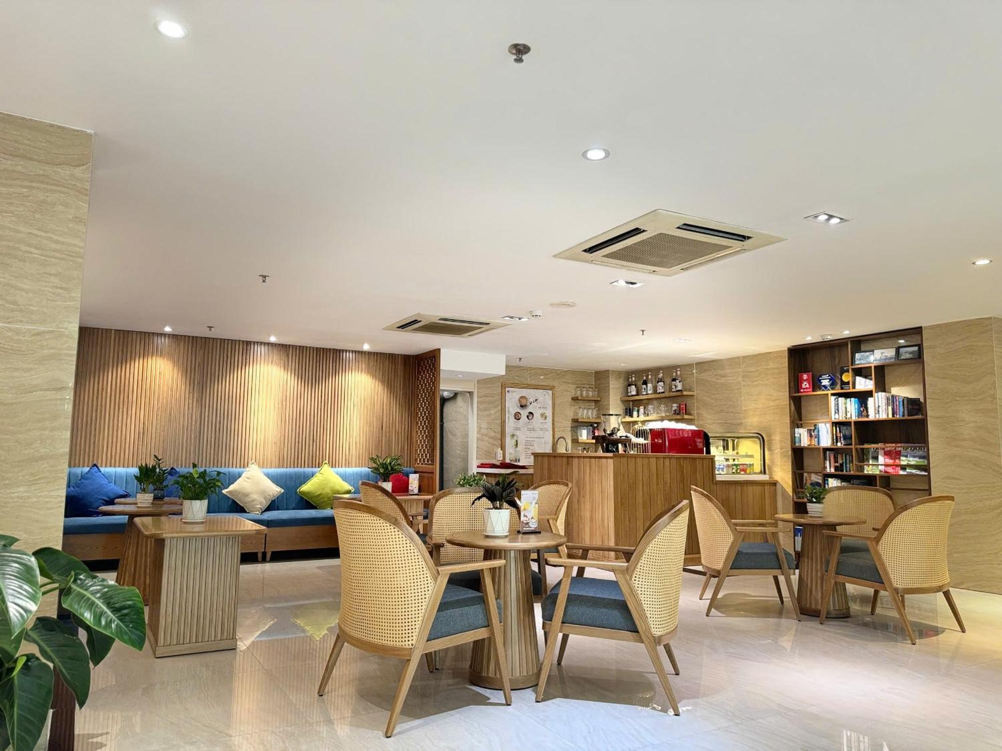 Ramada Encore By Wyndham Saigon D1 - Formerly M Boutique Hotel Saigon Хошимін Екстер'єр фото